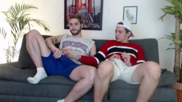 Fratguysonline  27-11-2021 video Flash feet